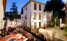 Art Chapiz Apartments